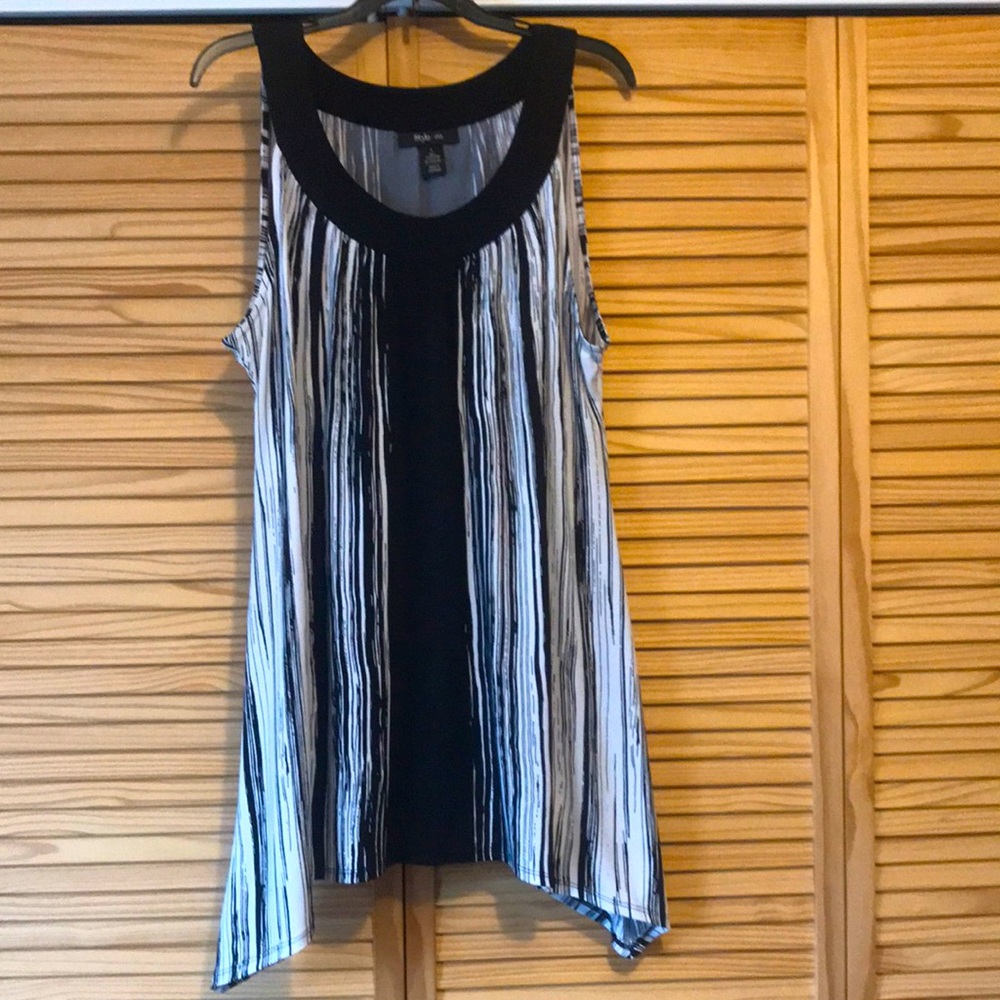 Black/white Tunic Top, size Large